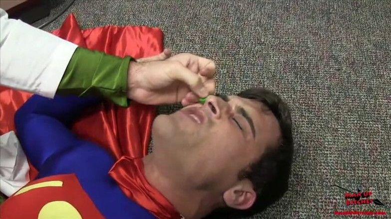 ManUpFilms: Superman Gets Ballbusted