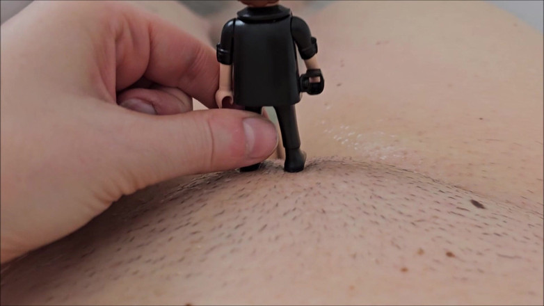 Sally Secret: In the Tub with a Giantess