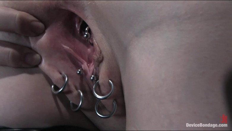 Device Bondage by Kink: 悪魔の取引