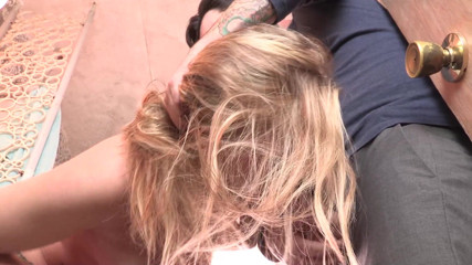 Very hot hardcore: Seksi vücutlu ateşli İtalyan model iyi görünümlü komşuyla seks yapıyor