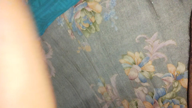 juweldio: Filipijnen masturbatie in een bed