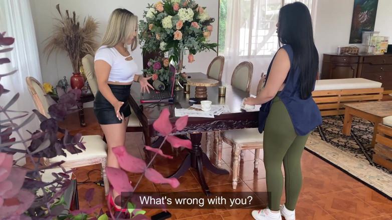 Naty Delgado: 그녀의 실수에 대한 대가를 지불할 때까지 계모를 제압하는 십대!!! Naty Delgado