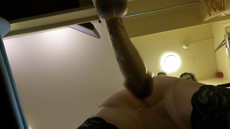 Luci Lulu: Ich gebe meinem arsch mit einem riesigen dildo einen guten...
