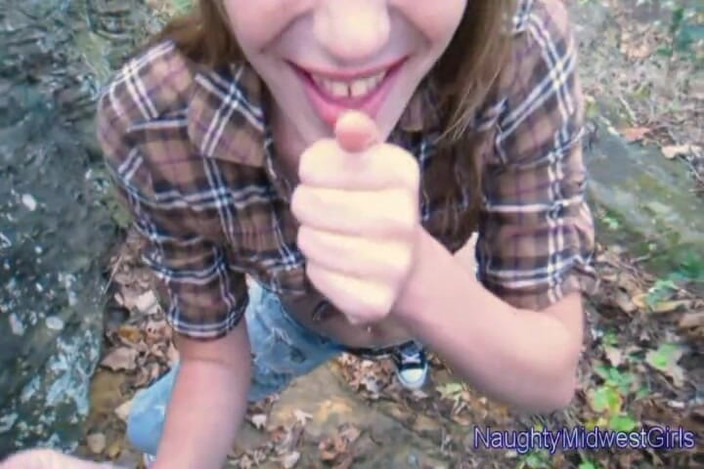 NaughtyMidwestGirls: Aubrey Lee - 베이비시터 야외 오럴