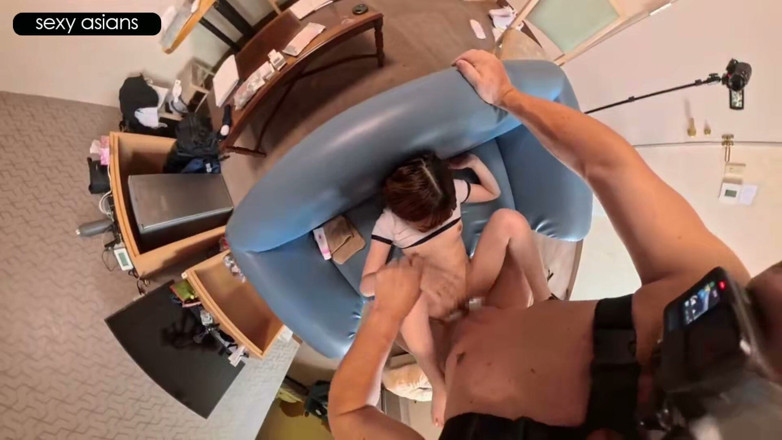 Asian happy ending: Erkek arkadaşını seven büyük memeli melek - ilk özel çekim gırtlağına kadar alıyor,...