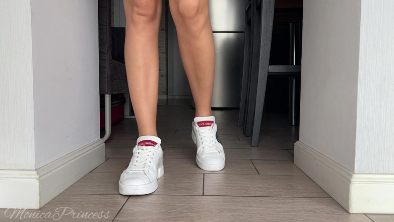 Princess Monica: Lopen in D&g-schoenen