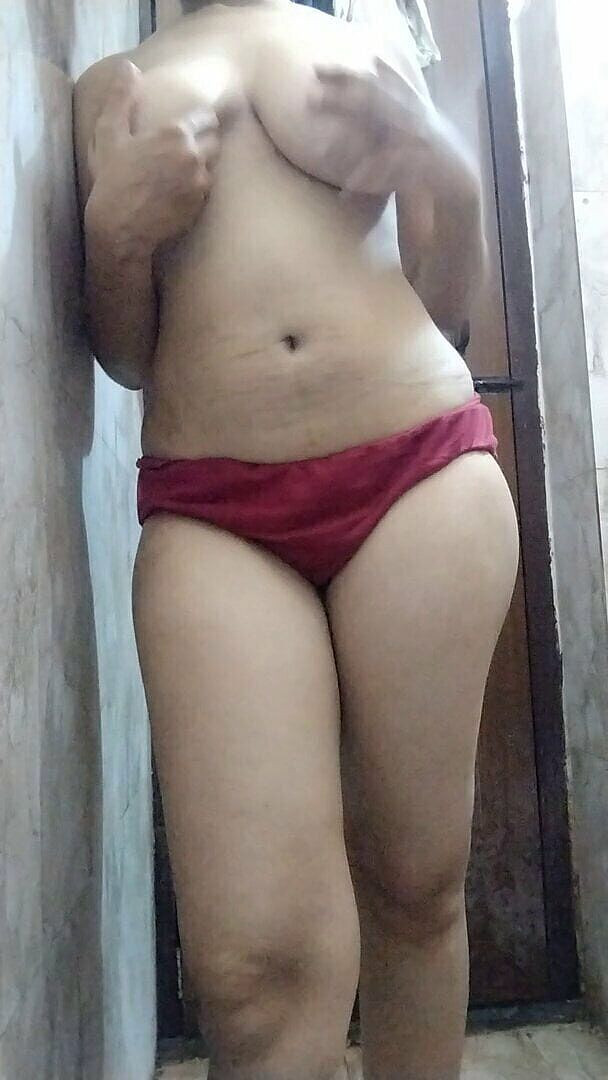 Riyathakur: Adik tiri panas membuat video selepas melihat adik tiri bogel...