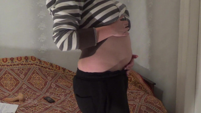 Sexy Milf: Broken toilet desperation and huge piss
