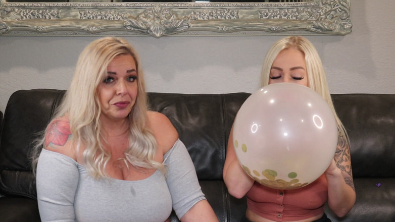Elana Bunnz: MILF menghisap belon