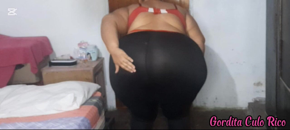 Gordita Culo Rico: 방에서 거대한 엉덩이를 흔드는 육덕 거유
