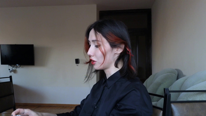 Anvill: Trans dalam suite hitam mengongkek mainan pepek dan buat air...