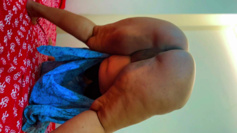 Aria Mia: ムスリム・アラビア人の大きな尻のBBWホットメイドが仕事帰りに大きな尻を見せて上司に抱かれる