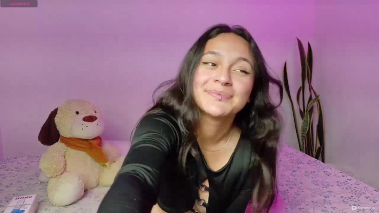 Emilyn Grifs: Soy Una Chica Sumisa Que Quiere Ser Follada Y Controlada