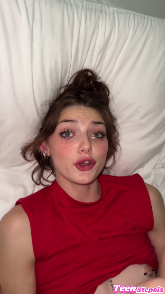 Teen StepSis: Моя нежная подруга так хорошо трахнула меня после нашего свидания