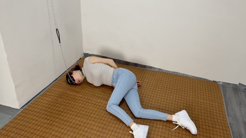 Yanmou: Memenjarakan gadis dengan celana jins ketat