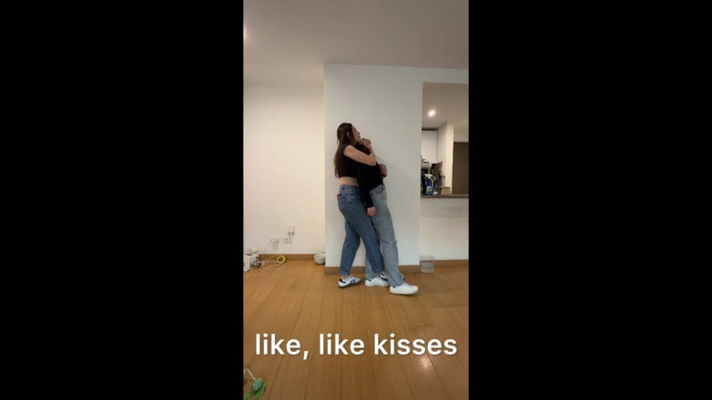 scarlettandc: Фетиш на ноги между лесбиянками