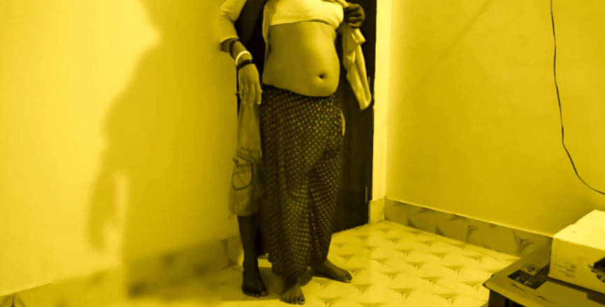 Teensex: แม่บ้านเซ็กซี่ Desi ที่ยอดเยี่ยมนอกใจผัวของคุณเพื่อเย็ดลูกพี่ลูกน้องชายของเขาด้วยควยใหญ่