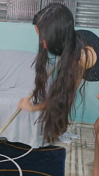 เพื่อนทิ้งสามีให้แข็งควยต่อหน้าภรรยา