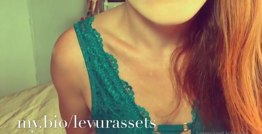 Leverageurassets: Pijat lotion berambut merah - si rambut merah mungil menggosok dan...