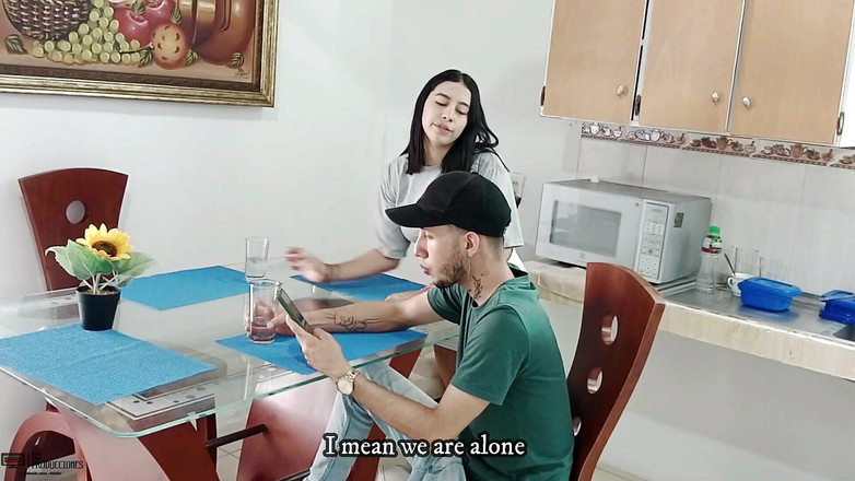 Vayolet: Насолоджуюся смачним сексом зі зведеною сестрою моєї подруги зі спермою в роті