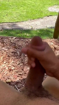งานมือ outdoor มีคนเดินผ่านมองเห็นทุกอย่างที่เกิดขึ้น...