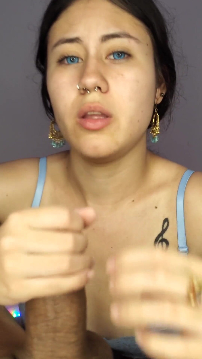 DherlyDoll: Jika anda melihat video kabur, ini kerana anda memerlukan blowjob