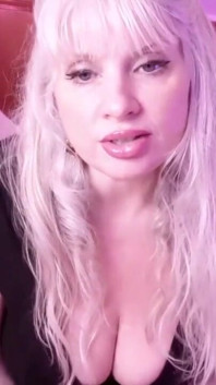 MILF Blonde