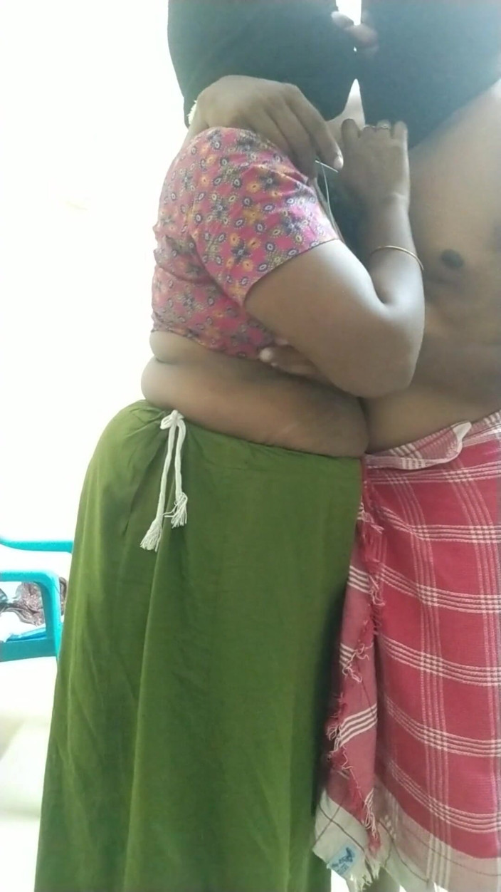 Saranya: Ragazzo di quartiere si scopa