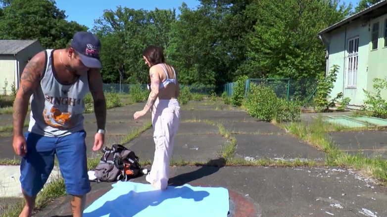 Deutschland porn: Adrienne Kiss wild outdoor sex!