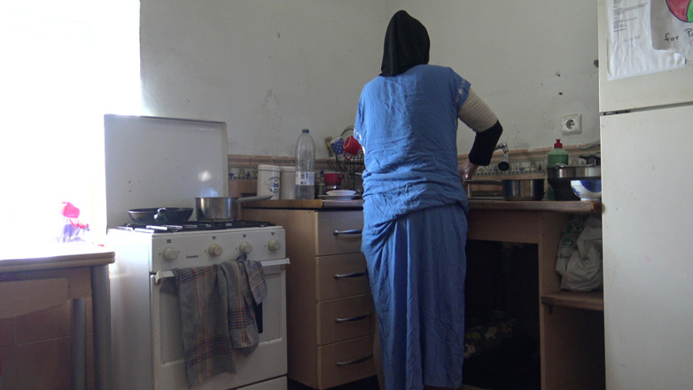 Souzan Halabi: Homemade Hard Fucking Arab Wife in Kitchen