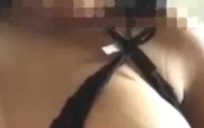Sofixxx: Người lớn của tôi chấp nhận một cuộc gọi video...