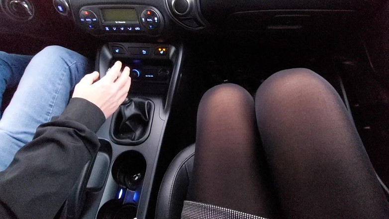 Step Mommy: La mia matrigna mi stuzzica in macchina con le sue...