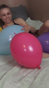 Teen Babe Ballon Fucking