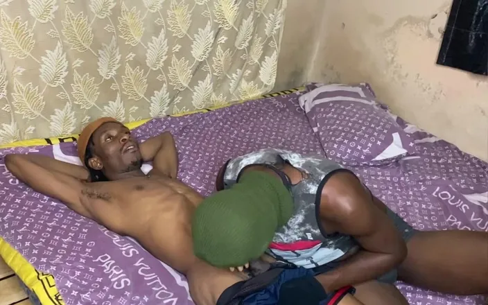 Stilesbhalifa1: Big Ebony Ass First Hot Sex Video