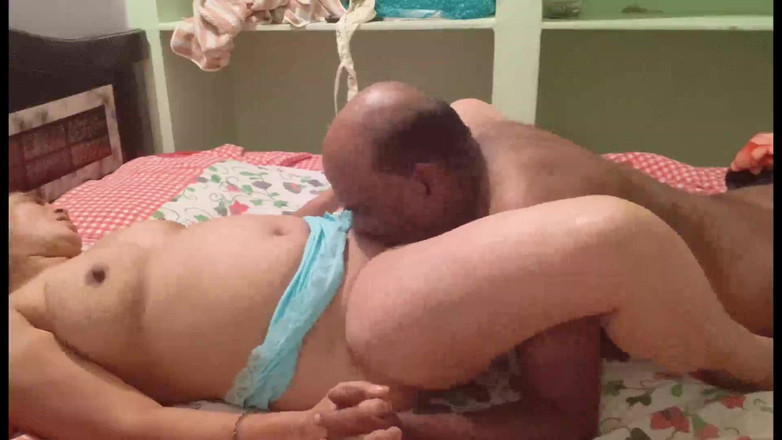 Sexy sindu: Doamnă sexy cu ochi frumoși excitați iubește pula iubitului