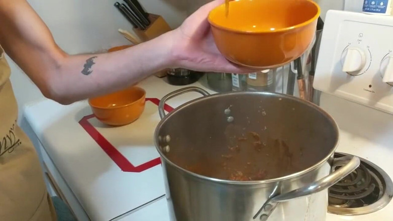 Sin Spice by Sophia Sinclair and Jasper Spice: Labă cu spermă gătită în 3 chili praz cu ulei