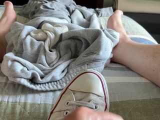 Barefoot Blake: Thủ dâm bằng lời nói và xuất tinh