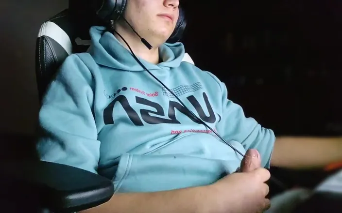 CockyBoy7: Gamer Boy Cums