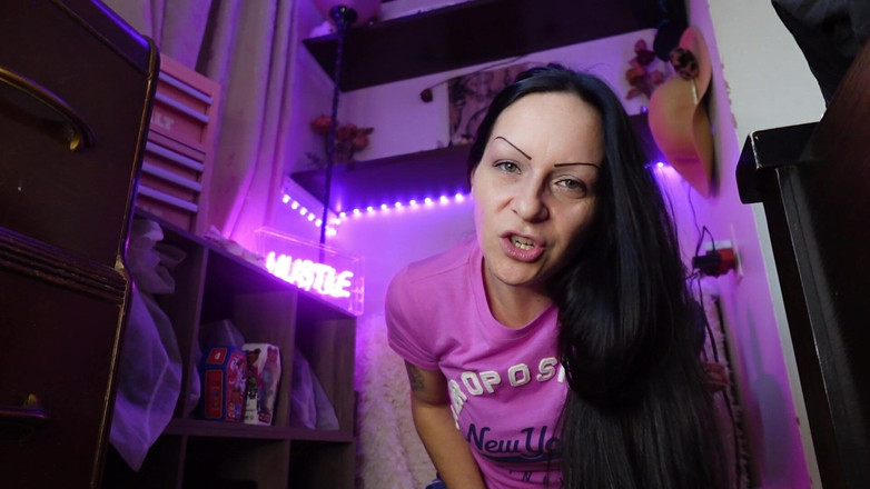 Raven Willow: Svázaná Potrestána na mé podlaze