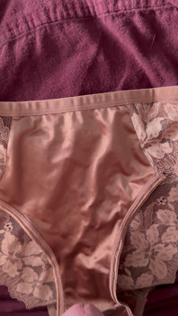Leche en las bragas de la esposa 16