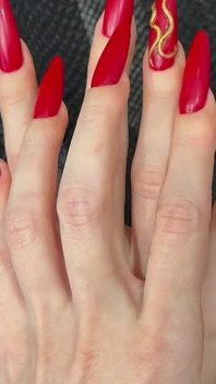 Minhas novas unhas longas vermelhas e dedos longos