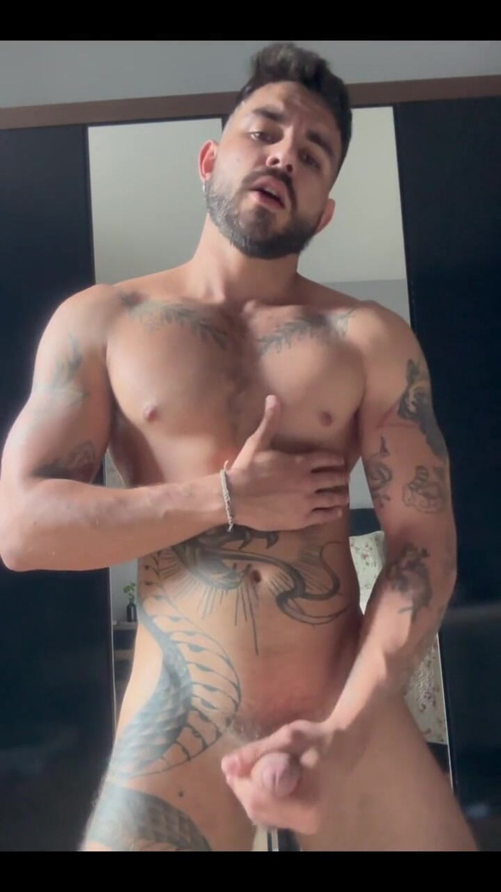 Ikarus: Want a Private Show?