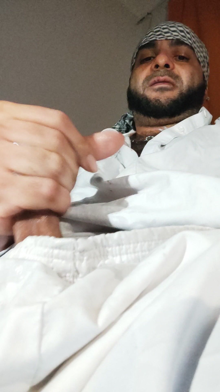 SmokedAlloy2: Dirtyjunkbro oblečený jako Afghánec, si hraje s jeho špinavý penis