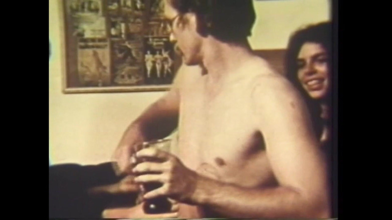 Vintage Megastore Full hd: Шльондрі їдять пеніс