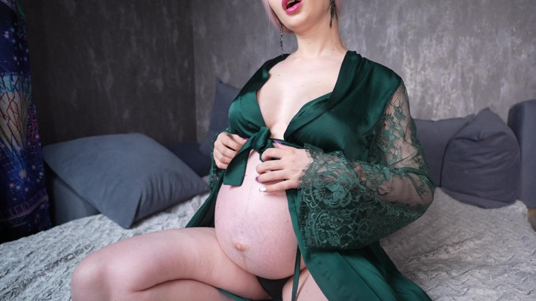 Kira Loster: Pregnant Belly Movements From Inside and First Labours