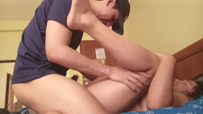 Moo DBOXXX: Stejně jako otěhotnění křesťanské dívky, utekli jsme z kostela jít,...