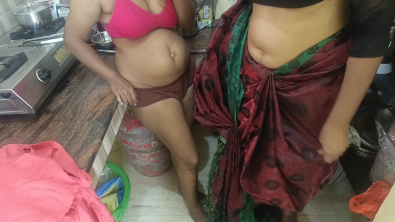 Palani69: SousedKa Batchelor si užívá trojku s vdanými ženami a její nevlastní...