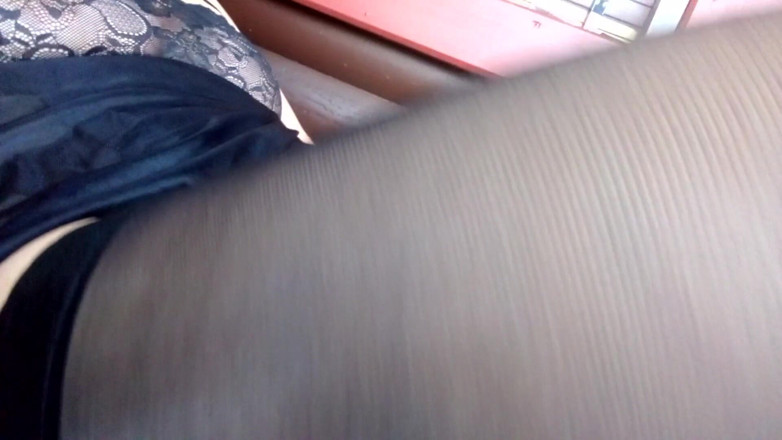 Hot-Pussy66: Frivol in high heels auf der veranda * im freien *