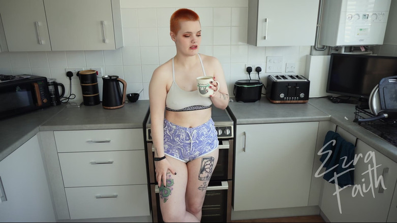 Ezra faith: Kawan baik lesbian bisbian mengambil dara awak - Ezra Faith - Main...