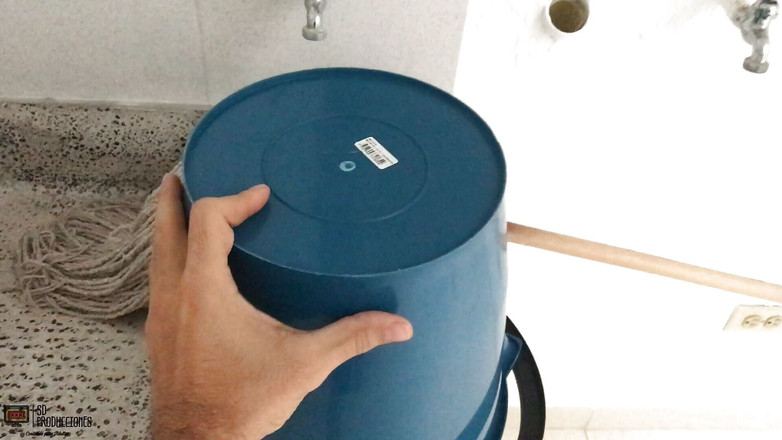 Emma vict: シャワーで彼女を見つけ、私は彼女を吸わせてから、彼女にハードセックスと豊富な射精猫を与える - スペイン語のポルノ